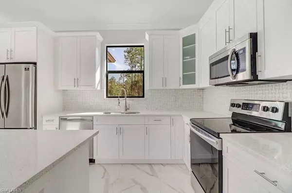 Naples, FL 34117,4633 16th AVE SE