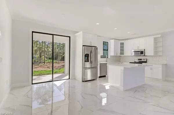 Naples, FL 34117,4633 16th AVE SE