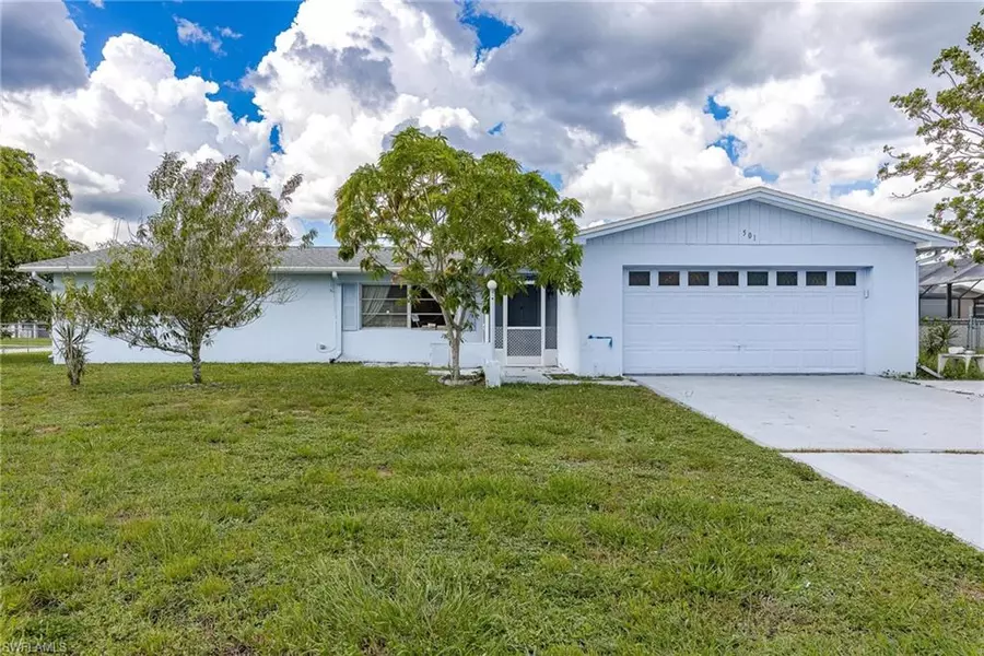 501 Parkside ST, Lehigh Acres, FL 33936