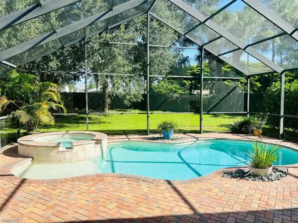 1783 Ribbon Fan LN, Naples, FL 34119