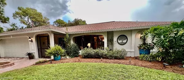 Naples, FL 34104,2644 River Reach DR