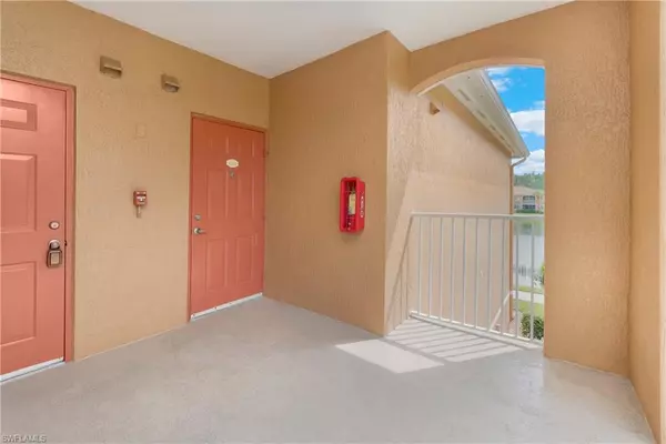 Naples, FL 34112,1810 Florida Club CIR #1212