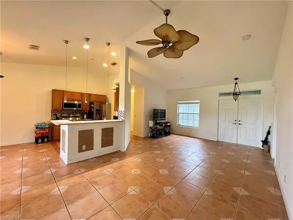 Naples, FL 34120,2921 Inlet Cove LN E