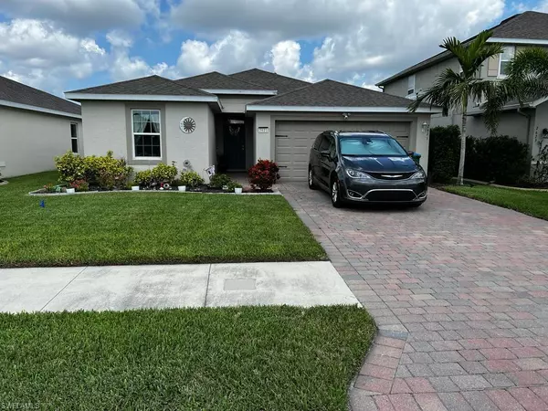 Cape Coral, FL 33909,2621 Manzilla LN