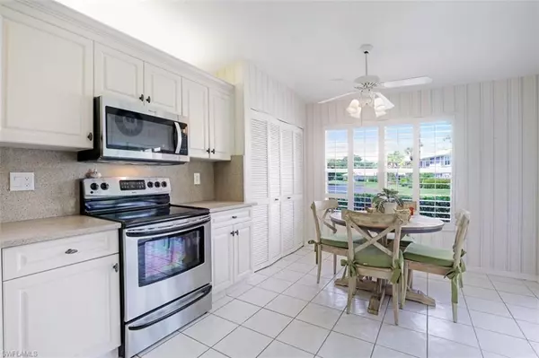 Naples, FL 34110,290 Emerald Bay CIR #L2