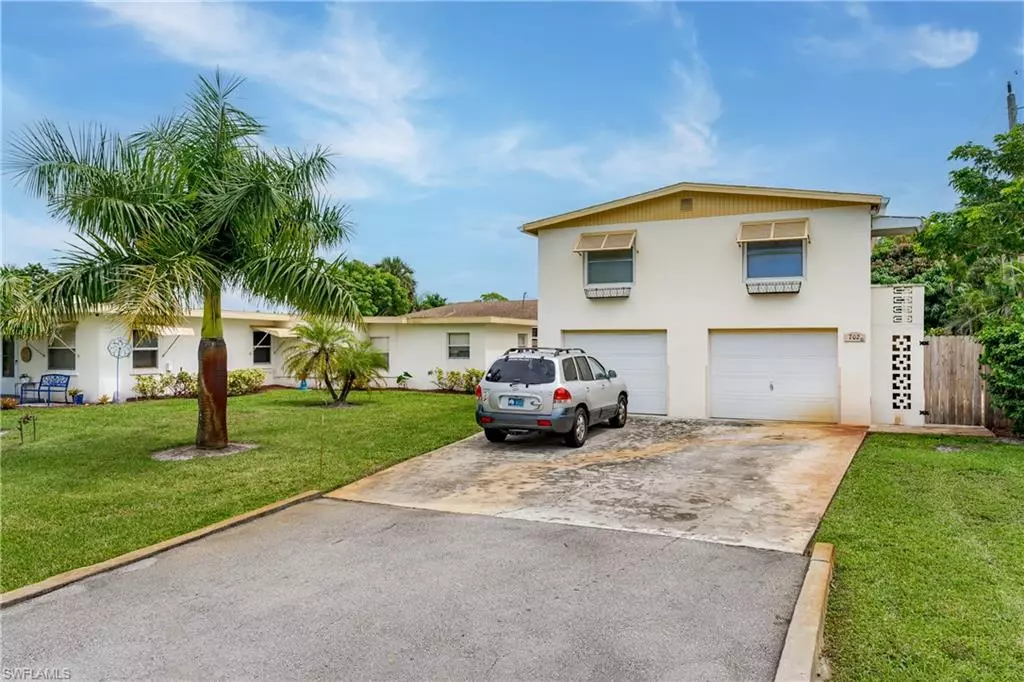 Naples, FL 34108,702 105th AVE N