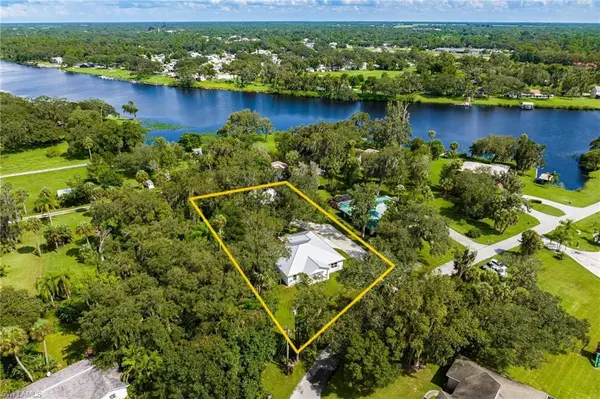 235 Pollywog PT, Labelle, FL 33935