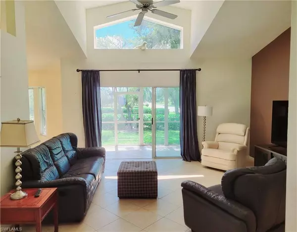 Naples, FL 34109,10221 Regent CIR