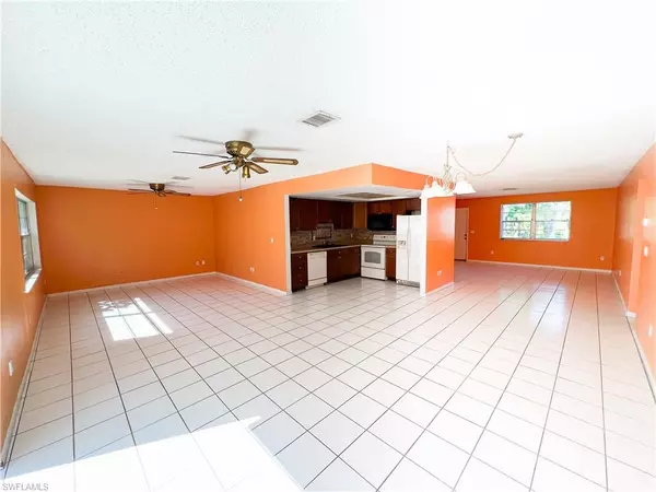 Naples, FL 34112,3511 Caloosa ST