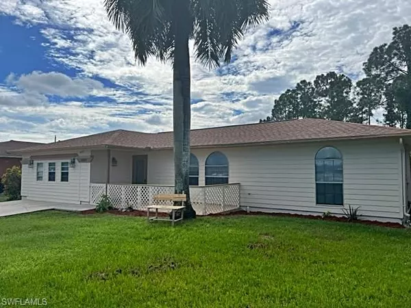 3207 1st ST SW, Lehigh Acres, FL 33976