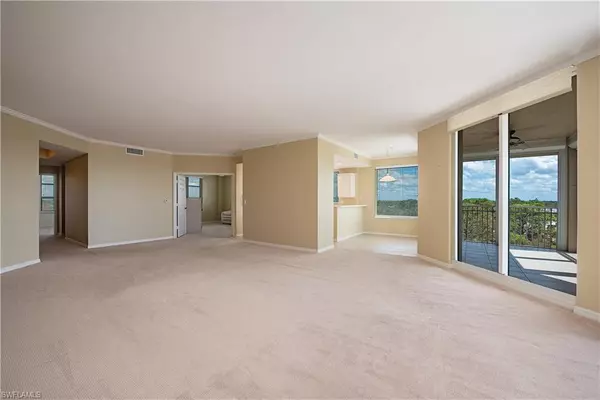 Naples, FL 34110,1001 Arbor Lake DR #501