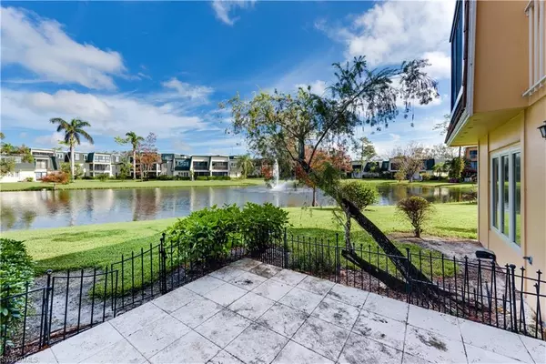 Naples, FL 34105,425 Meadowlark LN #425A