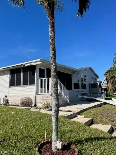 Fort Myers Beach, FL 33931,17581 Primrose CT