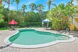 Naples, FL 34112,4290 Gulfstream DR #9