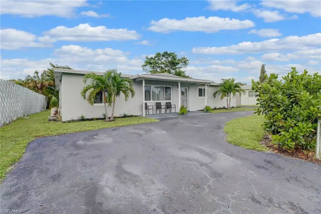 Naples, FL 34104,883 Coconut CIR E