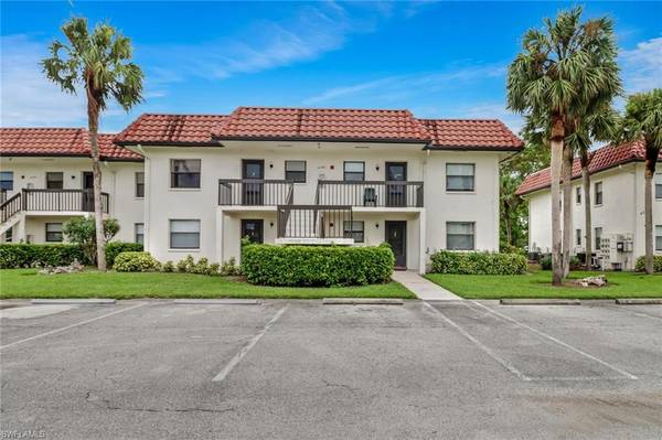 4246 27th CT SW #106, Naples, FL 34116