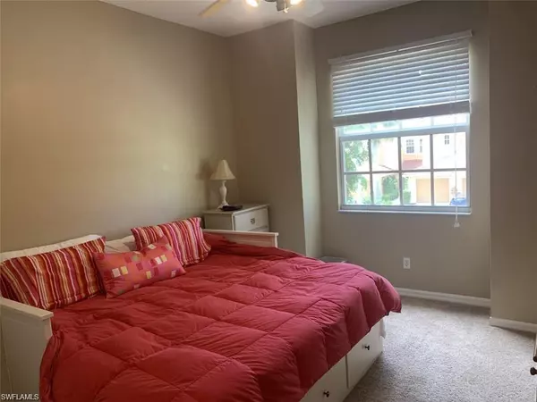 North Fort Myers, FL 33903,13245 Silver Thorn LOOP #806