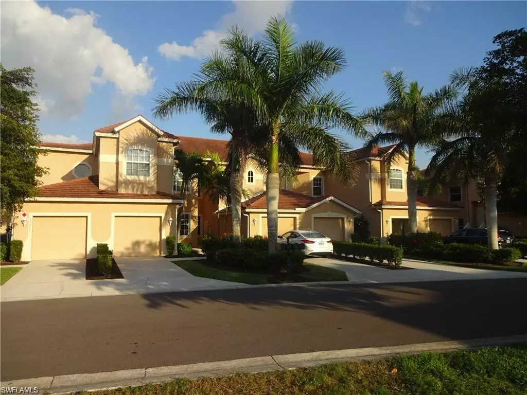 North Fort Myers, FL 33903,13245 Silver Thorn LOOP #806