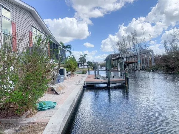 Fort Myers Beach, FL 33931,17921 Eglantine LN