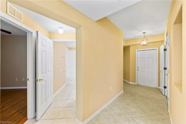 Naples, FL 34105,1380 Tiffany LN #2202