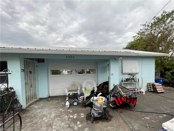 North Fort Myers, FL 33903,1301 Thompson ST