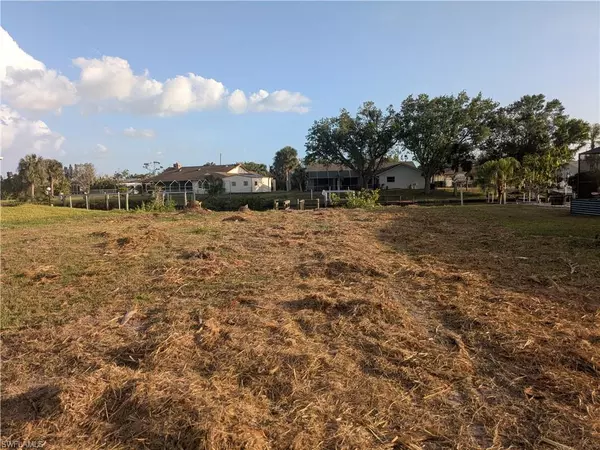 Port Charlotte, FL 33948,18641 Klingler CIR