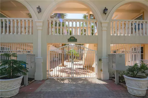 980 7th AVE S #104, Naples, FL 34102