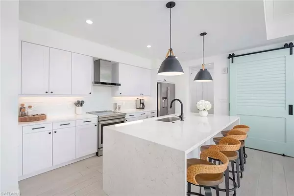 Naples, FL 34102,1111 Central AVE #403