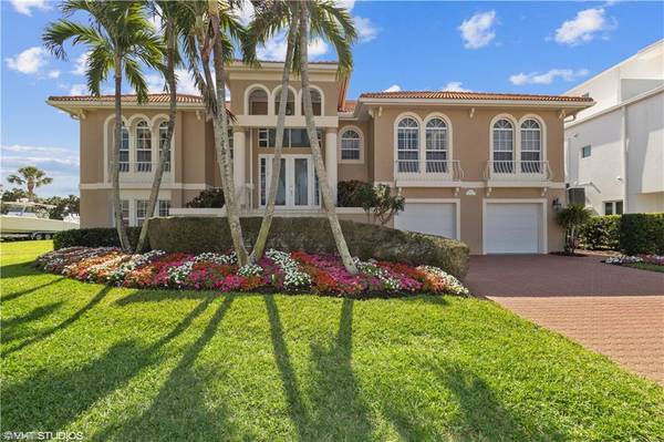 446 Bayside AVE, Naples, FL 34108