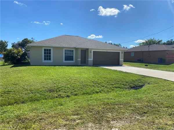 725 Fargo DR, Fort Myers, FL 33913