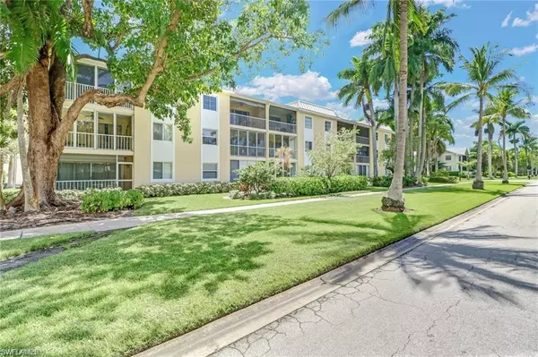 Naples, FL 34102,900 8th AVE S #201