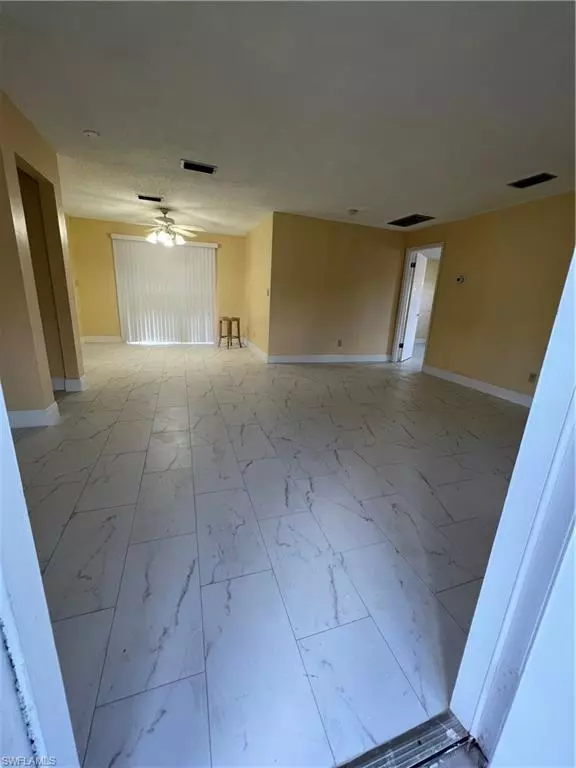 Lehigh Acres, FL 33936,117 Edward AVE