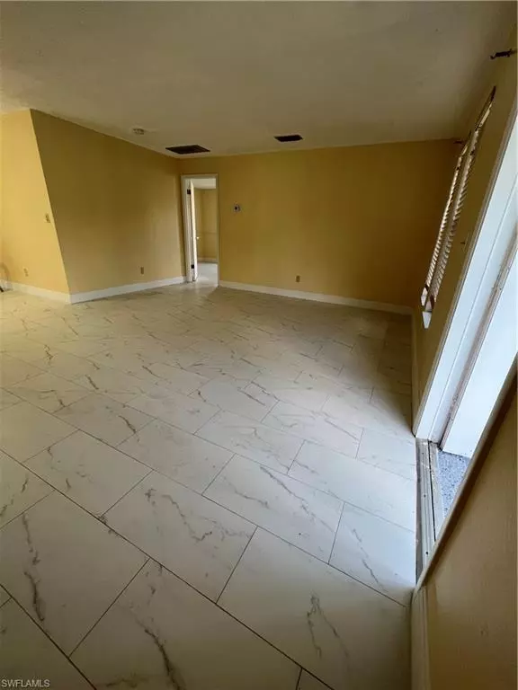 Lehigh Acres, FL 33936,117 Edward AVE