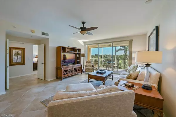 7671 Pebble Creek CIR #304, Naples, FL 34108