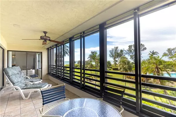 Sanibel, FL 33957,1605 Middle Gulf DR #205