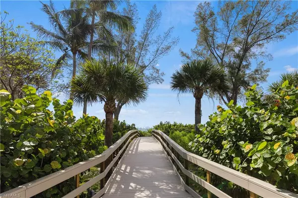 1605 Middle Gulf DR #205, Sanibel, FL 33957