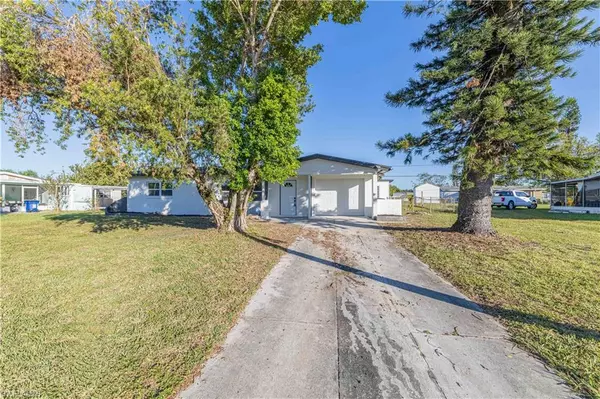 511 Coolidge AVE, Lehigh Acres, FL 33936
