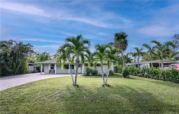 1318 Michigan AVE, Naples, FL 34103