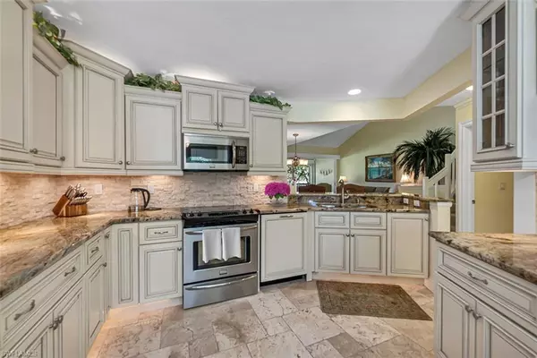 Naples, FL 34108,8390 Excalibur CIR #F8