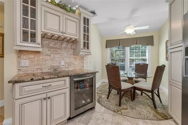 Naples, FL 34108,8390 Excalibur CIR #F8