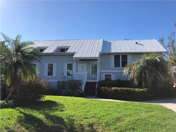 9015 Mockingbird DR, Sanibel, FL 33957