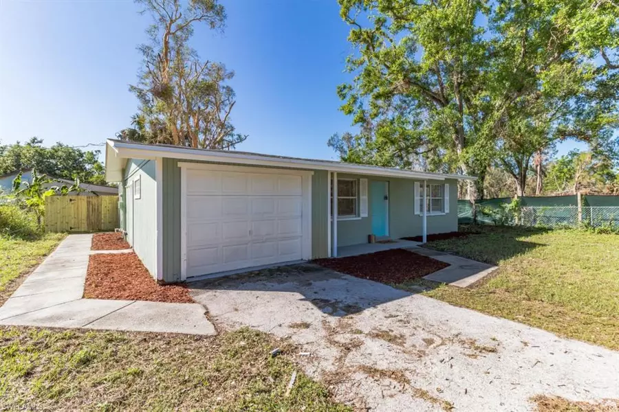 278 Lowell AVE, North Fort Myers, FL 33917