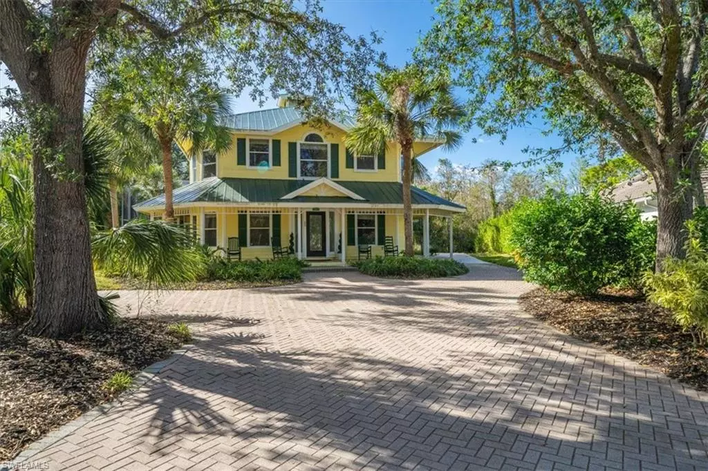 Naples, FL 34109,8131 Ronda CT