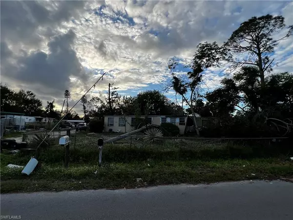 North Fort Myers, FL 33917,7822 Ebson DR