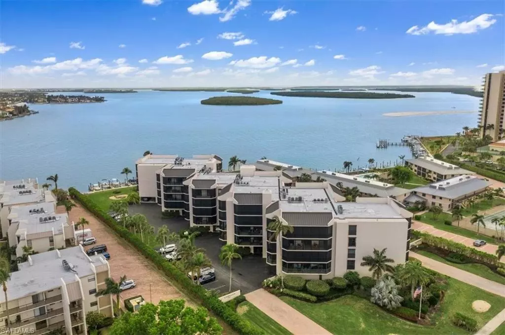 Marco Island, FL 34145,961 Collier CT #306