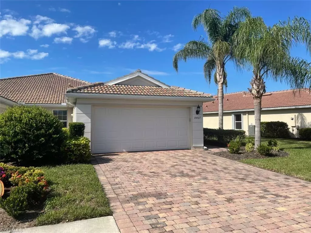 Naples, FL 34114,8467 Karina CT