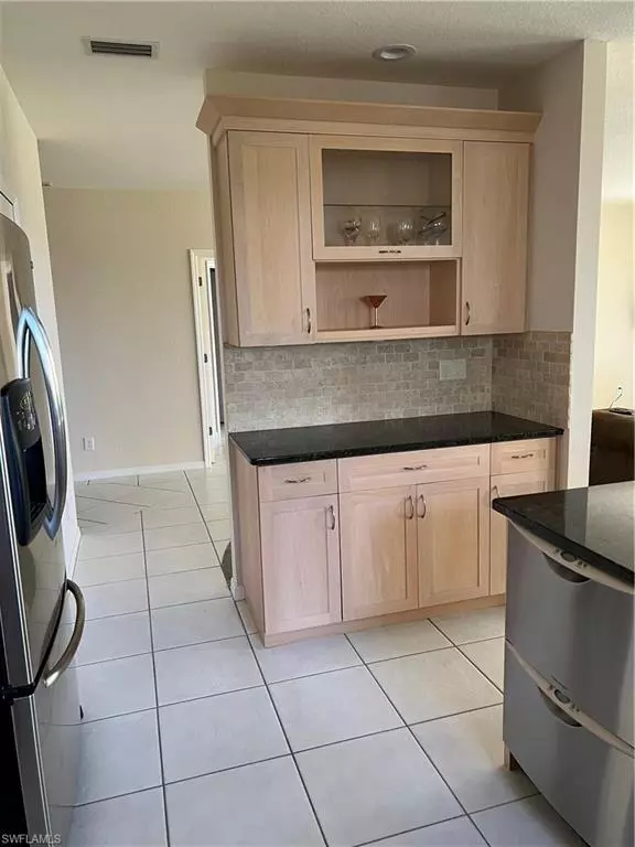 Estero, FL 33967,8466 Southbridge DR #4