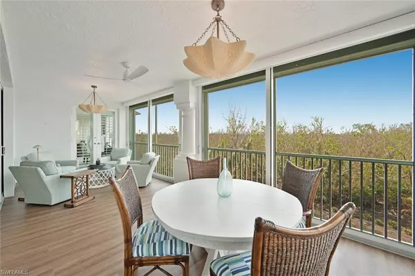 Sanibel, FL 33957,2605 Wulfert RD #4