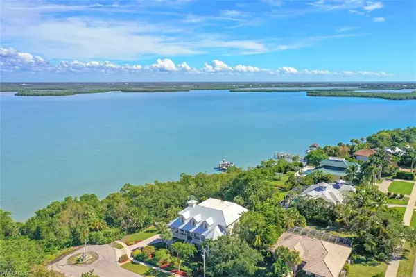 Marco Island, FL 34145,1811 Dade CT