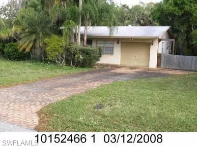 North Fort Myers, FL 33903,696 Muscogee DR